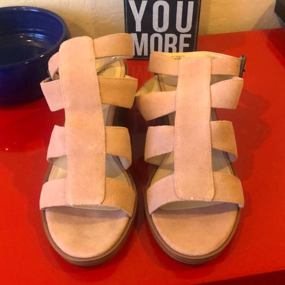 Sandals blush